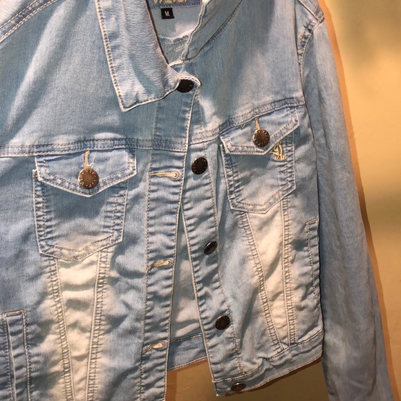 Jean jacket - Picture 2 of 3